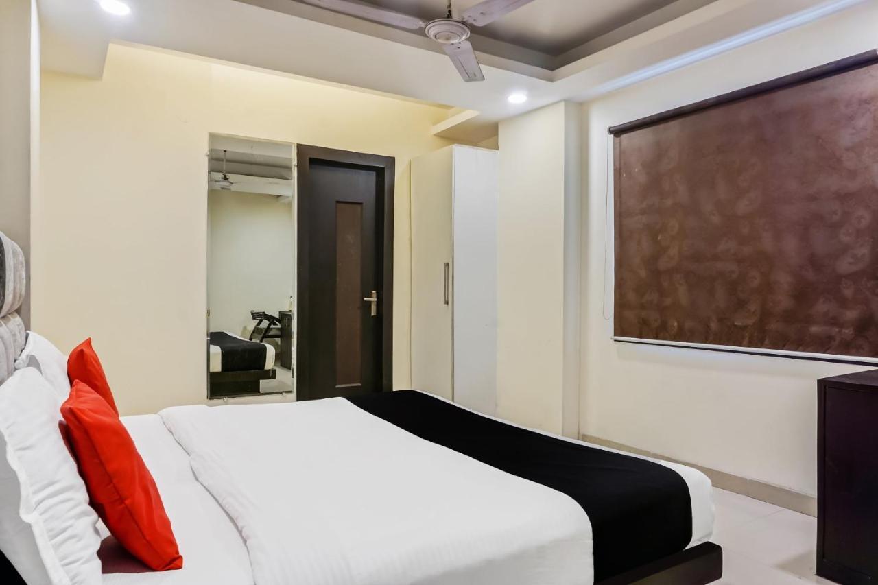 Capital O Hotel Jeyan Inn Near Gurudwara Shri Bangla Sahib Делі Екстер'єр фото