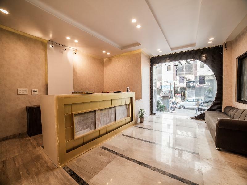 Capital O Hotel Jeyan Inn Near Gurudwara Shri Bangla Sahib Делі Екстер'єр фото