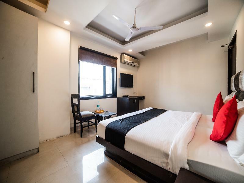 Capital O Hotel Jeyan Inn Near Gurudwara Shri Bangla Sahib Делі Екстер'єр фото